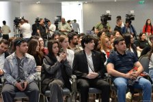 Посольство США в Азербайджане провело образовательную выставку в Баку (ФОТО)