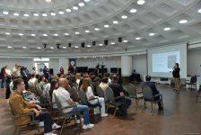 Посольство США в Азербайджане провело образовательную выставку в Баку (ФОТО)
