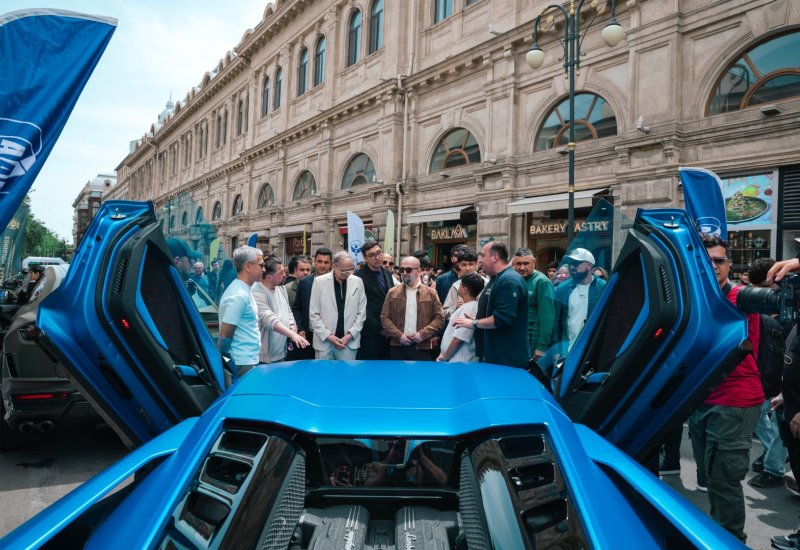 Автомобильная федерация Азербайджана организовала выставку скоростных автомобилей (ФОТО)