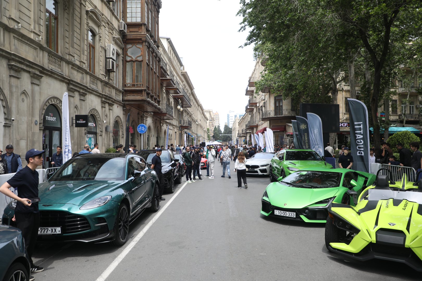 Автомобильная федерация Азербайджана организовала выставку скоростных автомобилей (ФОТО)