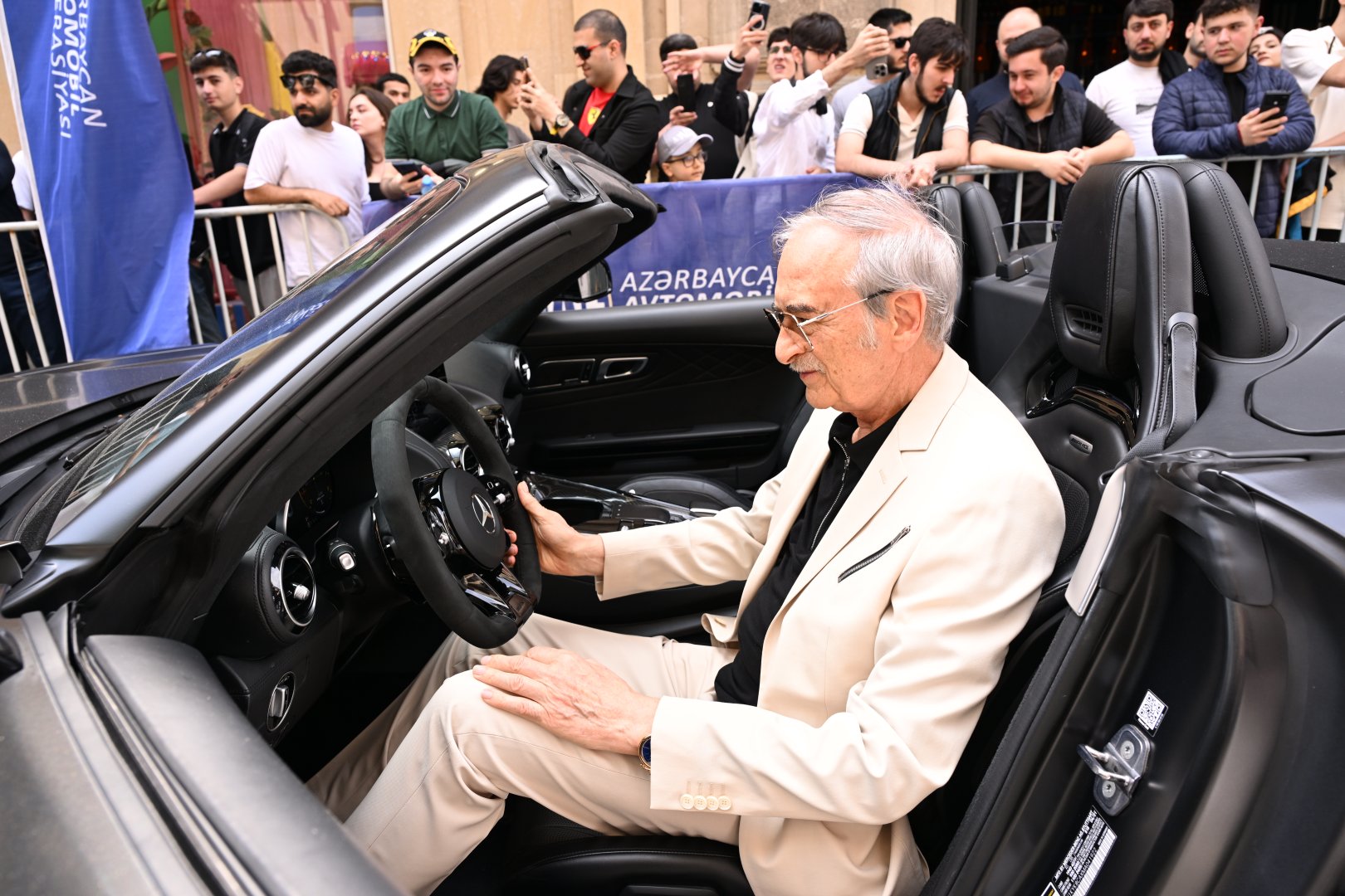 Автомобильная федерация Азербайджана организовала выставку скоростных автомобилей (ФОТО)