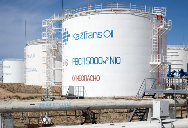 "КазТрансОйл" может получить выгоду от переориентации российской нефти в Китай - аналитики