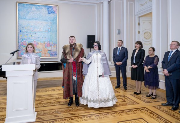 Из Беларуси в Азербайджан с любовью: Несвиж - наследие мировой культуры  (ФОТО)