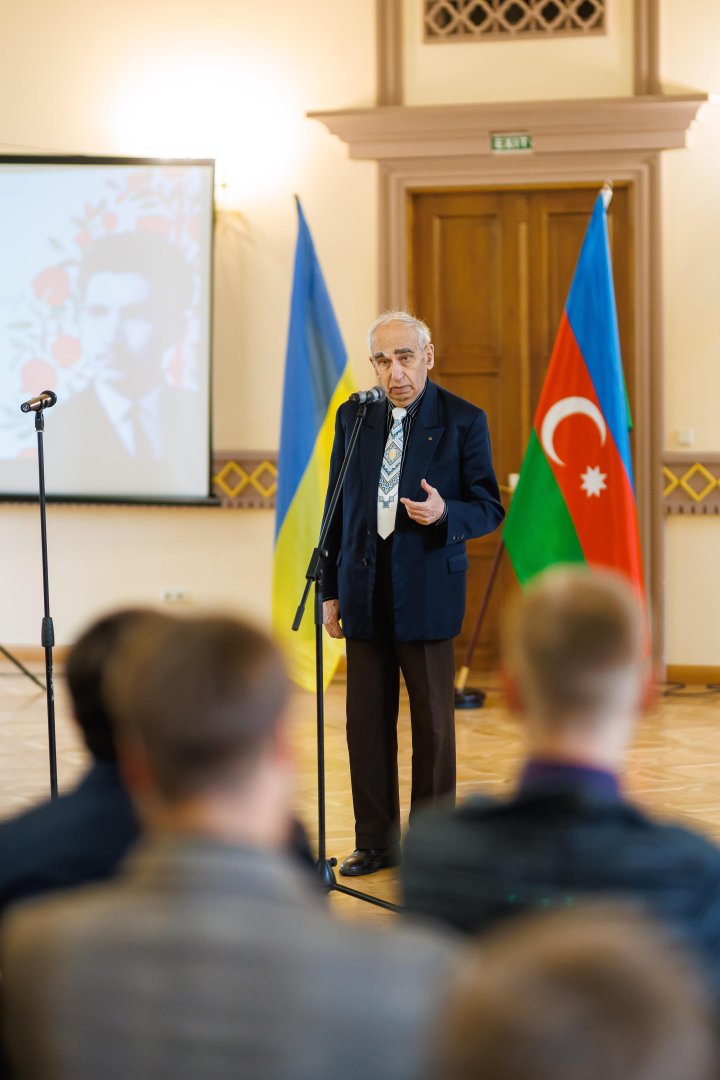 В Киеве отметили 85-летие со дня рождения видного азербайджанского поэта, переводчика украинской литературы Аббаса Абдуллы  (ФОТО)