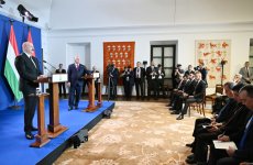 Президент Ильхам Алиев и премьер-министр Виктор Орбан выступили с заявлениями для прессы (ФОТО)