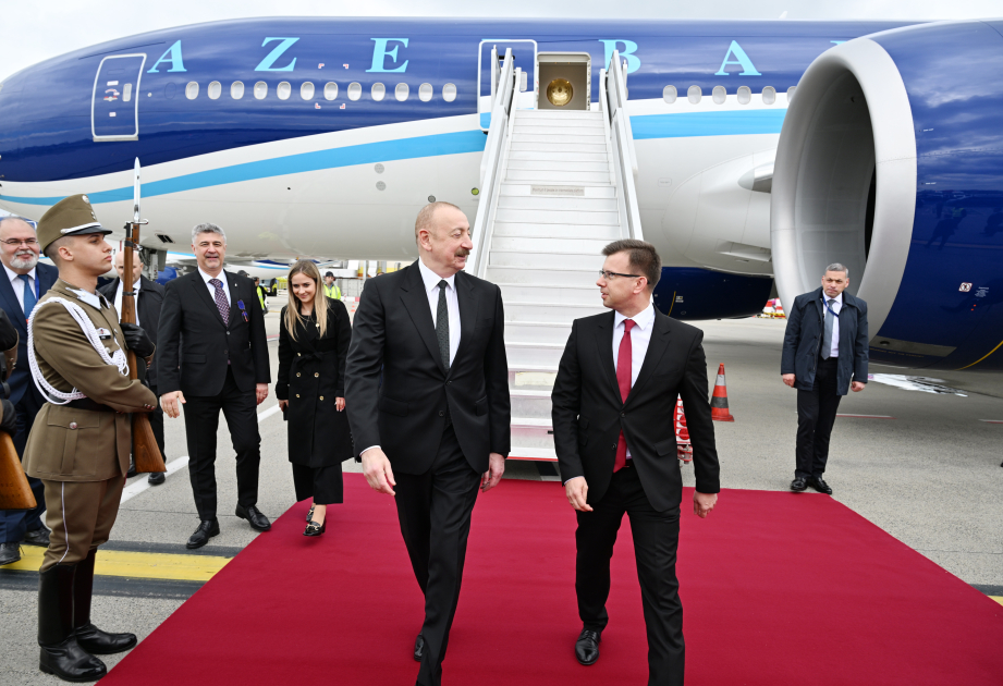 Президент Азербайджана Ильхам Алиев прибыл с рабочим визитом в Венгрию (ФОТО/ВИДЕО)