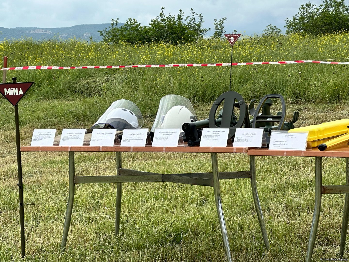 Представители СМИ ознакомились с ходом гуманитарной деятельности по разминированию в Агдаме (ФОТО)