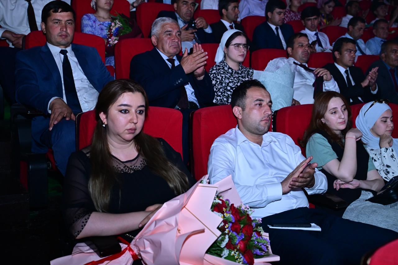 В Таджикистане проходят Дни культуры Азербайджана:  красочная выставка и гала-концерт (ФОТО)