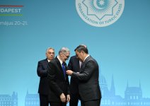 Президент Ильхам Алиев принял участие в церемонии награждения лауреата Нобелевской премии Азиза Санджара международной премией Алишера Навои (ФОТО/ВИДЕО)