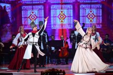 В Таджикистане проходят Дни культуры Азербайджана:  красочная выставка и гала-концерт (ФОТО)