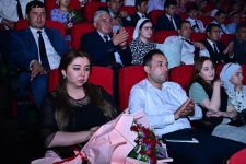 В Таджикистане проходят Дни культуры Азербайджана:  красочная выставка и гала-концерт (ФОТО)