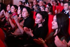 В Таджикистане проходят Дни культуры Азербайджана:  красочная выставка и гала-концерт (ФОТО)