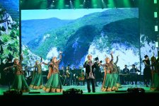 В Таджикистане проходят Дни культуры Азербайджана:  красочная выставка и гала-концерт (ФОТО)