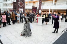 В Нидерландах состоялась церемония открытия выставки ковров «Великолепие азербайджанских ковров: обучение через искусство» (ФОТО/ВИДЕО)