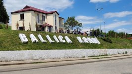 Очередная группа бывших вынужденных переселенцев прибыла в Ходжалы и село Баллыджа (ФОТО)
