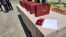Очередная группа бывших вынужденных переселенцев прибыла в Ходжалы и село Баллыджа (ФОТО)