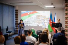 Странствующий паломник с живым воплощением душ: Германия - Чехия - Азербайджан (ФОТО)