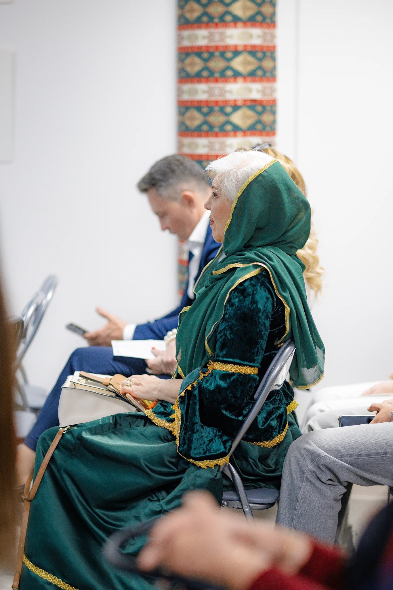 Странствующий паломник с живым воплощением душ: Германия - Чехия - Азербайджан (ФОТО)