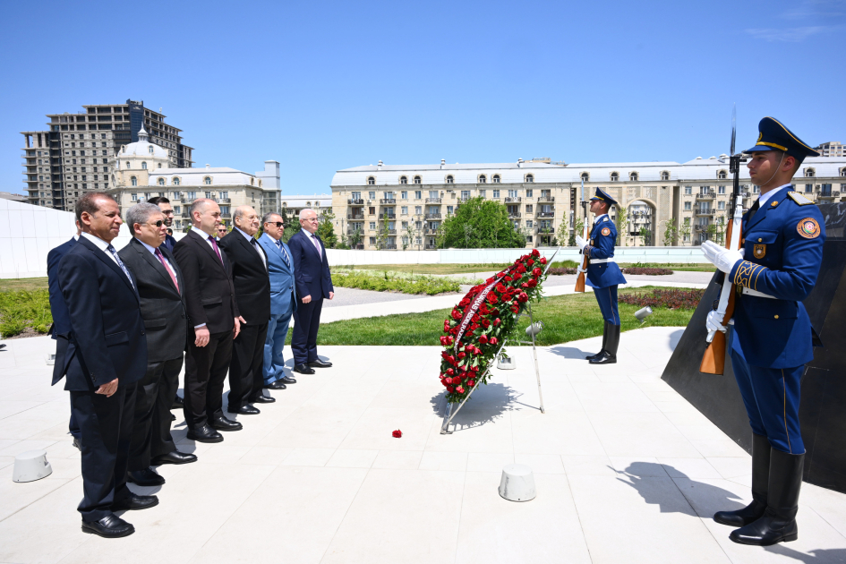 Председатель Сената Египта посетил Парк Победы в Баку (ФОТО)