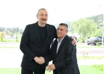 Президент Ильхам Алиев встретился с жителями, переселившимися в село Бейлик Лачинского района, вручил им ключи от домов (ФОТО/ВИДЕО)