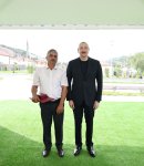 Президент Ильхам Алиев встретился с жителями, переселившимися в село Бейлик Лачинского района, вручил им ключи от домов (ФОТО/ВИДЕО)