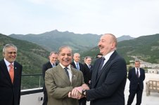 В Лачине в ходе обеда состоялась встреча Президента  Ильхама Алиева с премьер-министром Пакистана в расширенном составе (ФОТО/ВИДЕО)