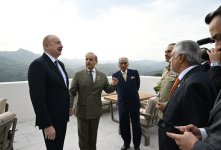 В Лачине в ходе обеда состоялась встреча Президента  Ильхама Алиева с премьер-министром Пакистана в расширенном составе (ФОТО/ВИДЕО)
