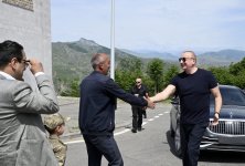 Президент Ильхам Алиев встретился с жителями в городе Лачин (ФОТО/ВИДЕО)