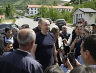 Президент Ильхам Алиев встретился с жителями в городе Лачин (ФОТО/ВИДЕО)