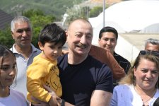 Президент Ильхам Алиев встретился с жителями в городе Лачин (ФОТО/ВИДЕО)