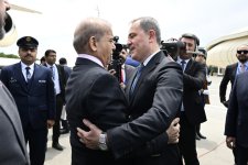Премьер-министр Пакистана Мухаммад Шахбаз Шариф прибыл с визитом в Азербайджан (ФОТО)