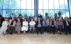 Креативный Баку в проекте - от "стрижки овец" и прядения шерсти до самого ткачества (ФОТО)