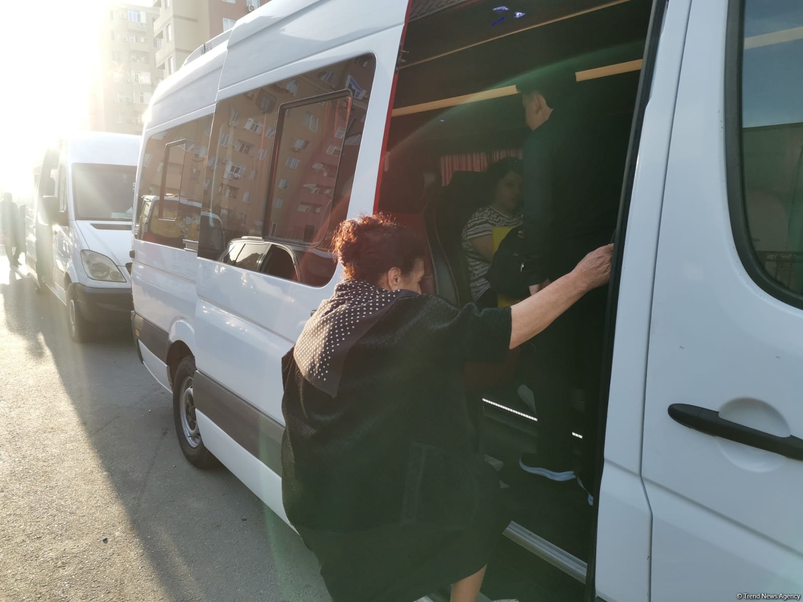 В село Кенгерли Агдамского района возвращается очередная группа бывших вынужденных переселенцев (ФОТО)