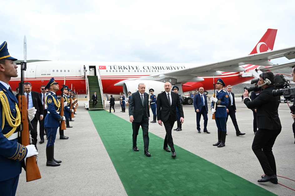 Президент Ильхам Алиев и Реджеп Тайип Эрдоган приняли участие в церемонии открытия Лачинского международного аэропорта (ФОТО/ВИДЕО)