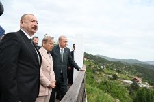 Президент Ильхам Алиев, Президент Реджеп Тайип Эрдоган и премьер-министр Мухаммад Шахбаз Шариф побывали в прогулочной зоне в городе Лачин (ФОТО/ВИДЕО)