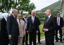 Президент Ильхам Алиев, Президент Реджеп Тайип Эрдоган и премьер-министр Мухаммад Шахбаз Шариф побывали в прогулочной зоне в городе Лачин (ФОТО/ВИДЕО)