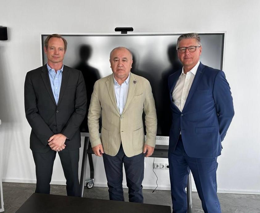 Kyrgyzstan, German companies discuss construction of floating solar power plants