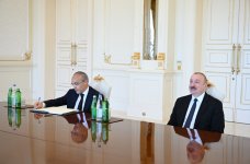Президент Ильхам Алиев принял делегацию бизнесменов Объединенных Арабских Эмиратов (ФОТО/ВИДЕО)