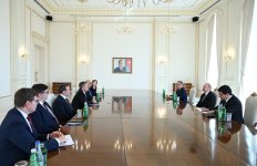 Президент Ильхам Алиев принял члена Комитета Сената США по внешним отношениям (ФОТО/ВИДЕО)