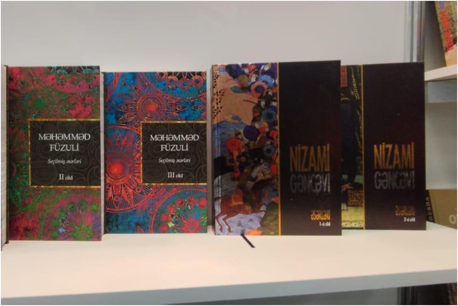 Книжная культура Азербайджана представлена в Грузии (ФОТО)