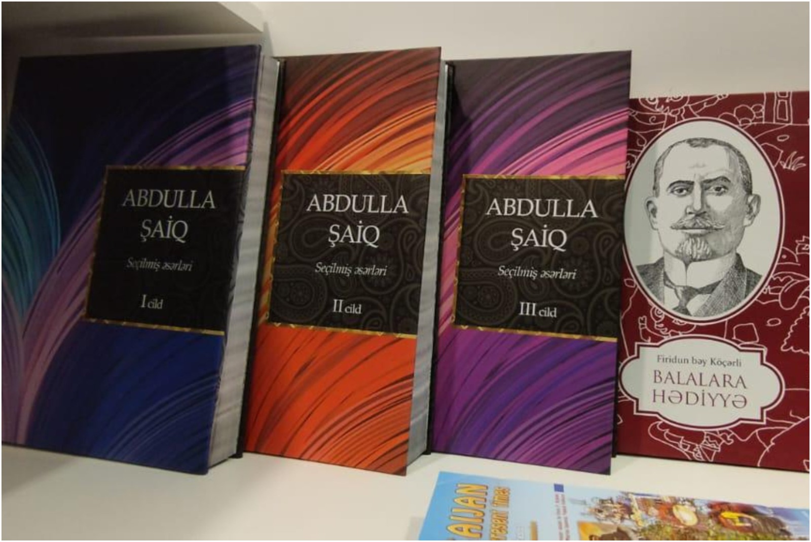 Книжная культура Азербайджана представлена в Грузии (ФОТО)