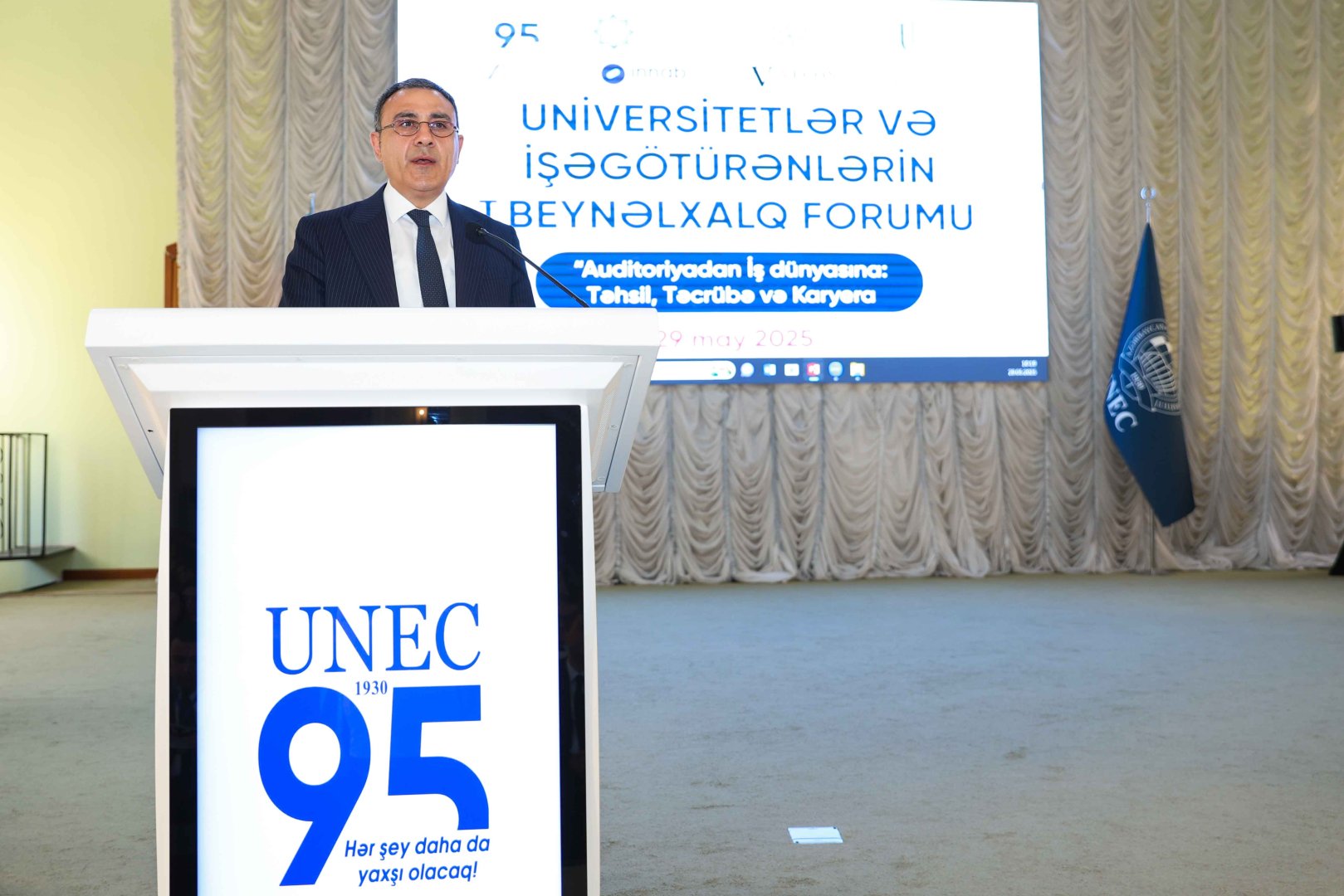 В UNEC состоялся I Международный форум университетов и работодателей (ФОТО)