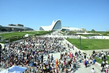 В парке Центра Гейдара Алиева прошел детский фестиваль (ФОТО)