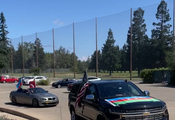 Azerbaijani diaspora holds car rally in California, US (PHOTO)