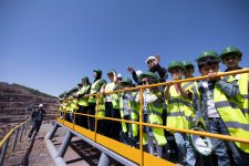 Для детей сотрудников ЗАО "AzerGold" организована экскурсия на золотой рудник (ФОТО)