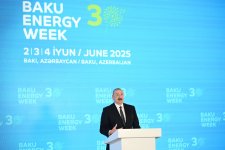 Президент Ильхам Алиев выступил на официальной церемонии открытия 30-й юбилейной выставки Caspian Oil and Gas, 13-й выставки Caspian Power и 30-го Baku Energy Forum (ФОТО/ВИДЕО)