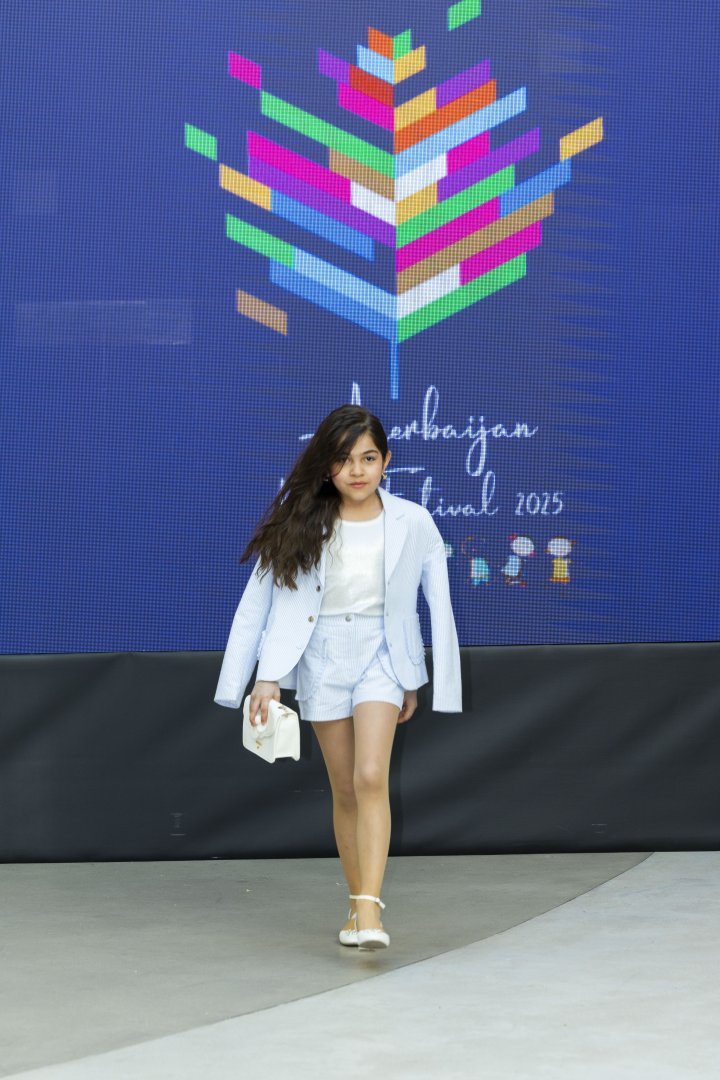 В Баку представлен социальный проект в сфере детской моды - Azerbaijan Kids Festival (ФОТО)