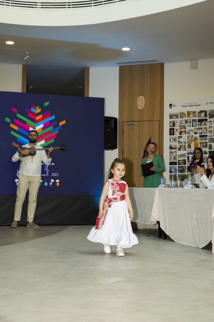 В Баку представлен социальный проект в сфере детской моды - Azerbaijan Kids Festival (ФОТО)