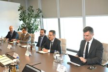 Азербайджан обсудил с компанией ACWA Power приоритеты глобальной энергетической повестки  (ФОТО)