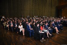 Прошел первый день Бакинского энергетического форума (ФОТО)